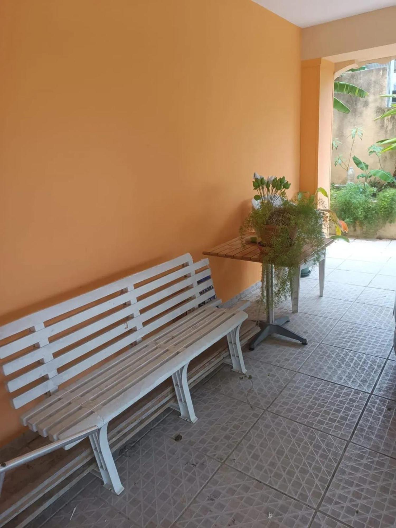 Appartement Au Moule Avec Jardin De 35 M² Et Barbecue